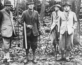 Sir Ronald Graham, lord Londonderry, lord Castlereagh i Joachim von Ribbentrop podczas wspólnego polowania, listopad 1936 r.