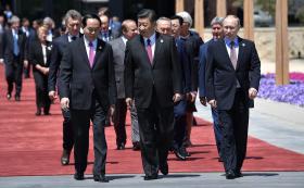 Szczyt majowy w Pekinie. Na zdjęciu od lewej: Tran Dai Quang, prezydent Wietnamu, Xi Jinping, prezydent Chin i Władimir Putin, prezydent Rosji.