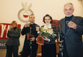 W 1996 r. Paszport otrzymał m.in. Grzegorz Ciechowski.