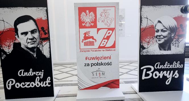 Sejmowa wystawa w sprawie uwolnienia Andżeliki Borys i Andrzeja Poczobuta