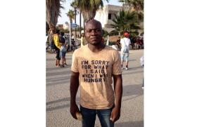 „Przepraszam za to, co powiedziałem, gdy byłem głodny”. Yannick z Kamerunu, absolwent informatyki. Mówi po francusku, angielsku, hiszpańsku.