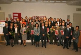 Członkowie Jury, luareaci oraz fundatorzy „Zostańcie z nami!” 2010.
