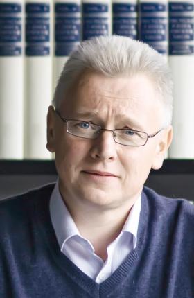 Dr Marek Babik – adiunkt w Wyższej Szkole Filozoficzno-Pedagogicznej Ignatianum.