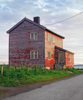 Jeden z opuszczonych domów w Finnmarku.
