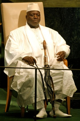 Szejk Profesor Hadżi Doktor Yahya Abdul-Azziz Jemus Junkung Jammeh, czyli prezydent Gambii.