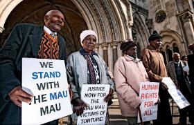 Kikuju, którzy oskarżyli brytyjski rząd i wygrali. Od lewej: Wambugu Wa Nyingi, Jane Muthoni Mara, Paulo Nzili i Ndiku Mutua w Londynie jeszcze przed procesem, 2011 r.