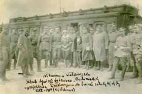 Wołkowysk, 21 kwietnia 1919. Sztab Dywizji Litewsko-Białoruskiej podczas przejazdu z Wołkowyska do świeżo zdobytej Lidy.