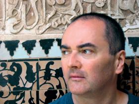 Piotr Ibrahim Kalwas, pisarz, dziennikarz, podróżnik, wyznawca islamu. Sześć lat temu wyemigrował do Egiptu.