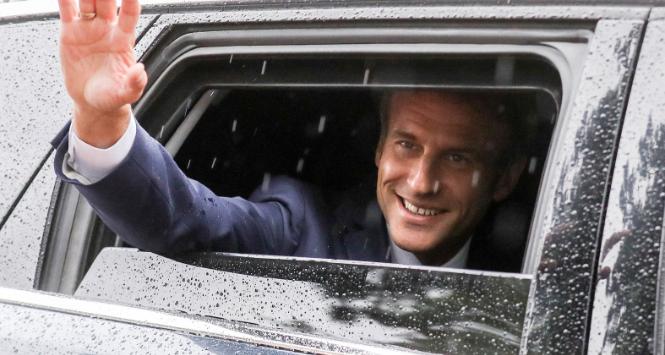 Emmanuel Macron w czasie wyborów parlamentarnych