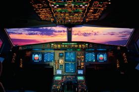 Zwolennicy komputeryzacji argumentują, że poziom rozwoju techniki pozwala już powiedzieć „do widzenia” pilotom samolotów pasażerskich.