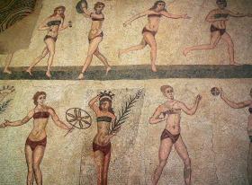 Mozaika „Dziewczęta w bikini” odkryta na ścianie willi niedaleko Piazza Armerina na Sycylii. Ponad 2 tys. lat temu.