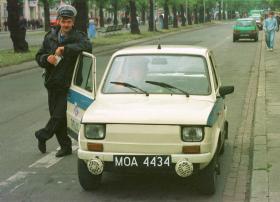 Maluch w służbie organów ścigania był rzadkością nawet w PRL. Na zdjęciu 126 p w latach 90., już w barwach policji.