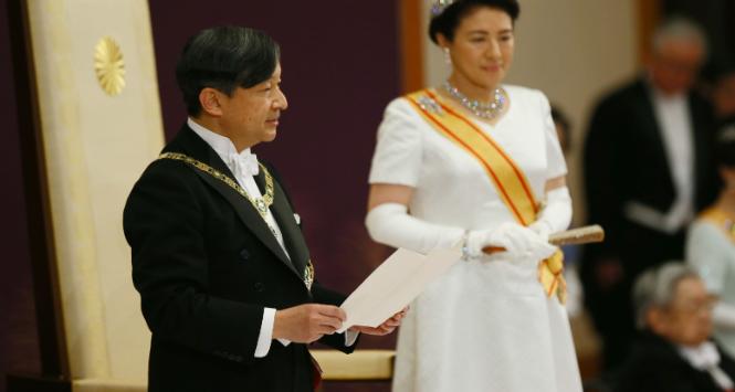Naruhito ożenił się z Masako Owadą, absolwentką Harwardu władającą sześcioma językami.
