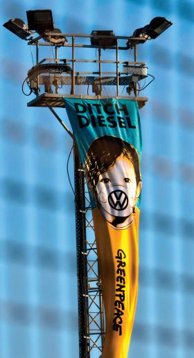 Wykorzystując aferę Volkswagena, Greenpeace wzywa: Porzućcie diesle!