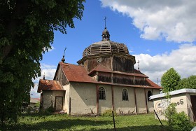 Wielkie Oczy koło Lubaczowa: cerkiew, jedyna o konstrukcji szachulcowej na wschód od Wisły, przykład zaniedbanego zabytku na szlaku architektury drewnianej