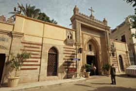 Charakterystyczną cechą dzisiejszego Kościoła koptyjskiego jest wyjątkowa surowość obyczajowości religijnej. Na fot. jeden z koptyjskich kościołów w Egipcie.