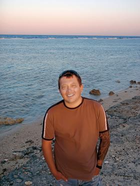 Krzysztof Junior Hrynczyszyn – instruktor PADI, nurkowania technicznego i gas blendingu TDI, właściciel polskiej bazy nurkowej w Marsa Alam w Egipcie.