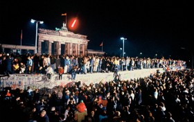 Genscher: wiadomość o upadku muru berlińskiego 9 listopada 1989 r. dotarła do nas w Warszawie