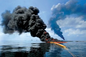 Wybuch platformy wiertniczej zagroził przyrodzie Zatoki Meksykańskiej i pozycji politycznej Baracka Obamy.