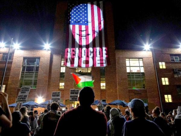 Protest propalestyński na uniwersytecie George'a Washingtona w Waszyngtonie