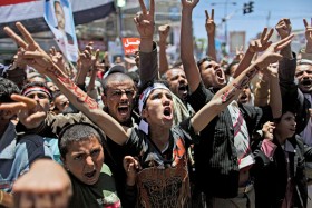 Za kulisami walki o demokratyzację Jemenu stoją antydemokratyczne ugrupowania szyickie.