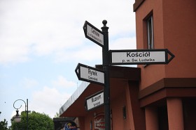 Drogowskaz we Włodawie, mieście trzech kultur i religii