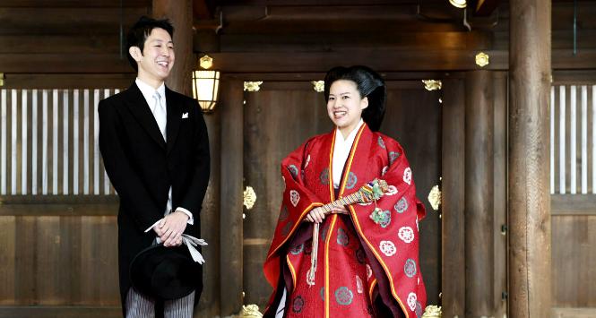 Księżniczka Ayako jest teraz mężatką.