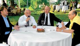 Jan Kulczyk podczas spotkania z Leszkiem Millerem, Józefem Oleksym i Markiem Borowskim we wrześniu 2003 r.