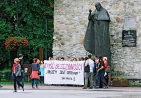 Demonstracja zorganizowana przez Paczkowskiego.