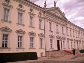 ...oraz w zamku Bellevue (rezydencja prezydenta Niemiec).