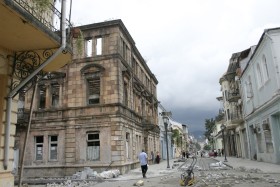 Ta kamienica dzisiaj wygląda jak po wojnie, ale za kilka miesięcy, po remoncie będzie wizytówką nowego Batumi.