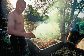 Jeden z narodowych sportów Polaków - grillowanie.