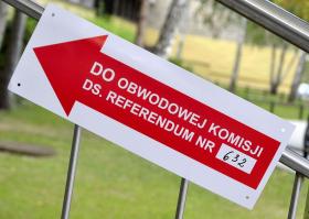 100 mln zł poszło w błoto, ale to nie znaczy, że plebiscyt nie wpłynął na kampanie wyborczą.