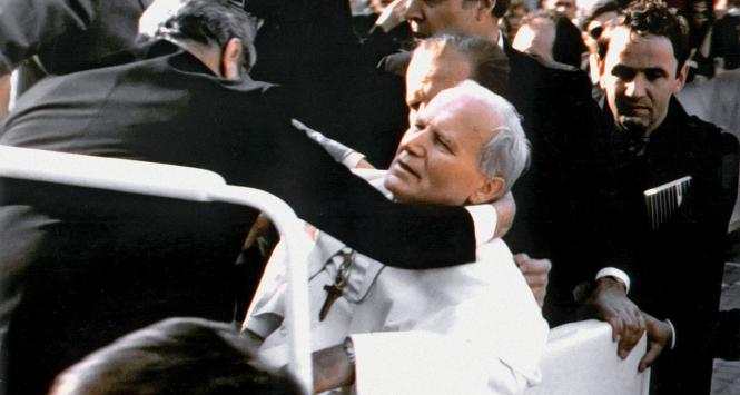 Do dziś pozostaje zgadką kto stał za zamachem na papieża w 1981 r. na placu św. Piotra
