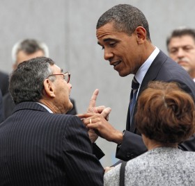Szef działu historycznego 'Polityki' Marian Turski podczas rozmowy z Barackiem Obamą.