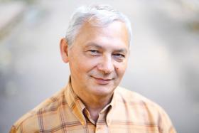 Prof. Bogusław Śliwerski – przewodniczący Komitetu Nauk Pedagogicznych PAN, wchodzi w skład Rad Naukowych kilku czasopism pedagogicznych.