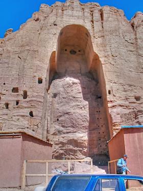 W afgańskiej prowincji Bamian jest kilka miejsc wpisanych na listę UNESCO, w tym wnęki po słynnych posągach Buddy.