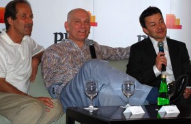 Od lewej: Jacek Szumlas, szef Solopanu, prywatnie - przyjaciel Malkovicha, oraz prowadzący konferencję Michał Chaciński z TVP Kultura.
