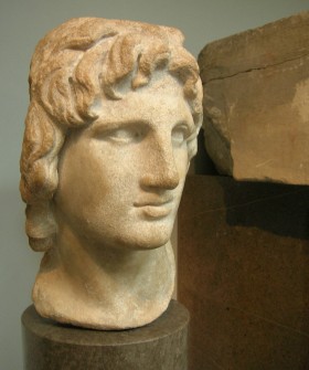 Głowa posągu Aleksadra Wielkiego