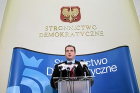 Paweł Piskorski przejął Stronnictwo Demokratyczne, aby sprzedać partyjne kamienice i mieć na wybory. Ale nie idzie mu łatwo. Popularność SD dochodzi do 1 proc.