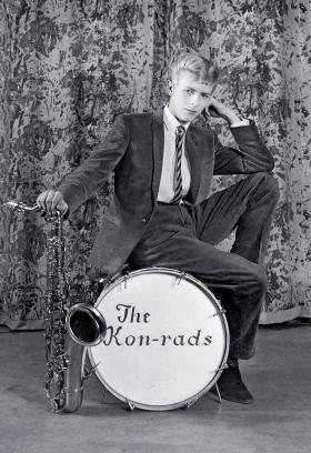 16-letni Bowie jako muzyk grupy The Kon-rads (1963 r.).