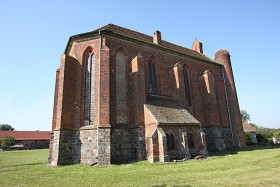 Chwarszczany – gotycka kaplica komandorii templariuszy z XIII w., potem joannitów,  dziś kościół pw. św.  Stanisława Kostki