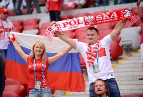 Polsko - rosyjskie braterstwo podczas meczu Polska - Rosja.