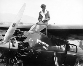 Amelia i jej Lockheed.