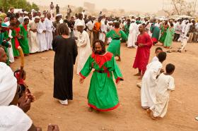 Od jutra zacznie się dla Muzułmanów „zwyczajny czas”. A w pierwszy piątek tuż przed zachodem słońca znowu zawirują derwisze z sufijskiego odłamu Islamu. Sudan, lipiec 2011 r.