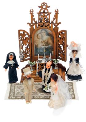 Miniaturowy ołtarzyk dostawały dzieci, dla których planowano karierę duchownego