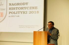 Marian Turski, przewodniczący Jury, wyjaśnia zawiłości prac Kapituły.