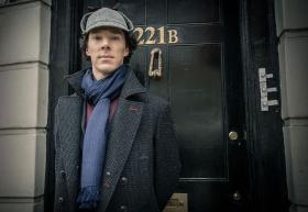 Benedict Cumberbatch jako serialowy Sherlock Holmes