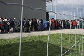 Uchodźcy syryjscy na granicy węgiersko-austriackiej. W drodze do Niemiec.