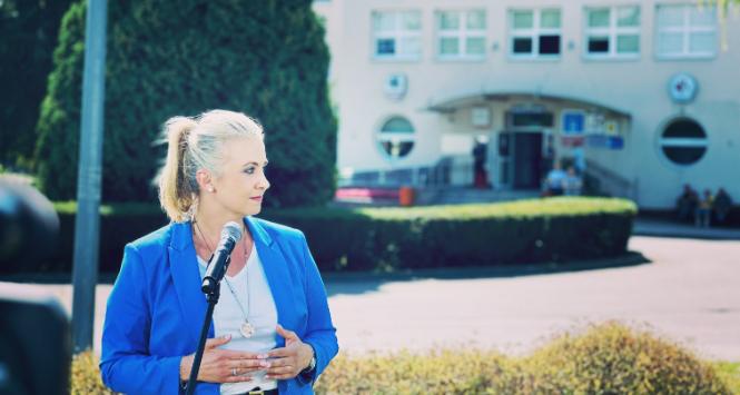 Ministra Zdrowia Katarzyna Sójka ogłasza program „Dobry posiłek”, 5 września 2023 r.